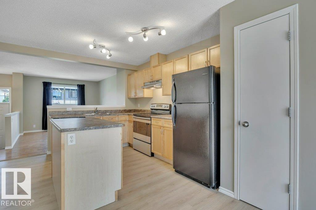 Photo 10 of 73 5604 199 St Nw, Edmonton AB