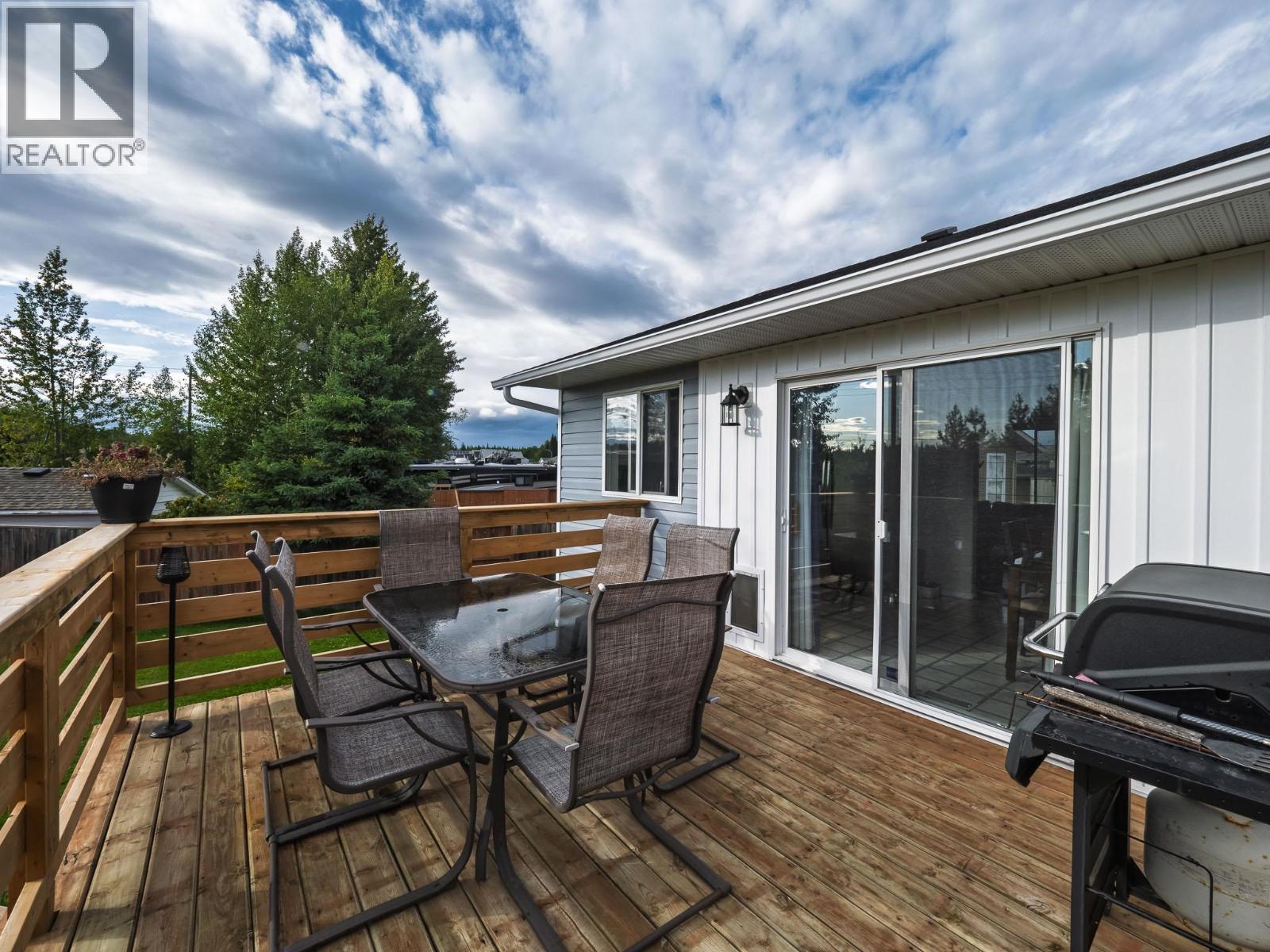 Photo 3 of 5507 Woodoak Crescent, Prince George BC