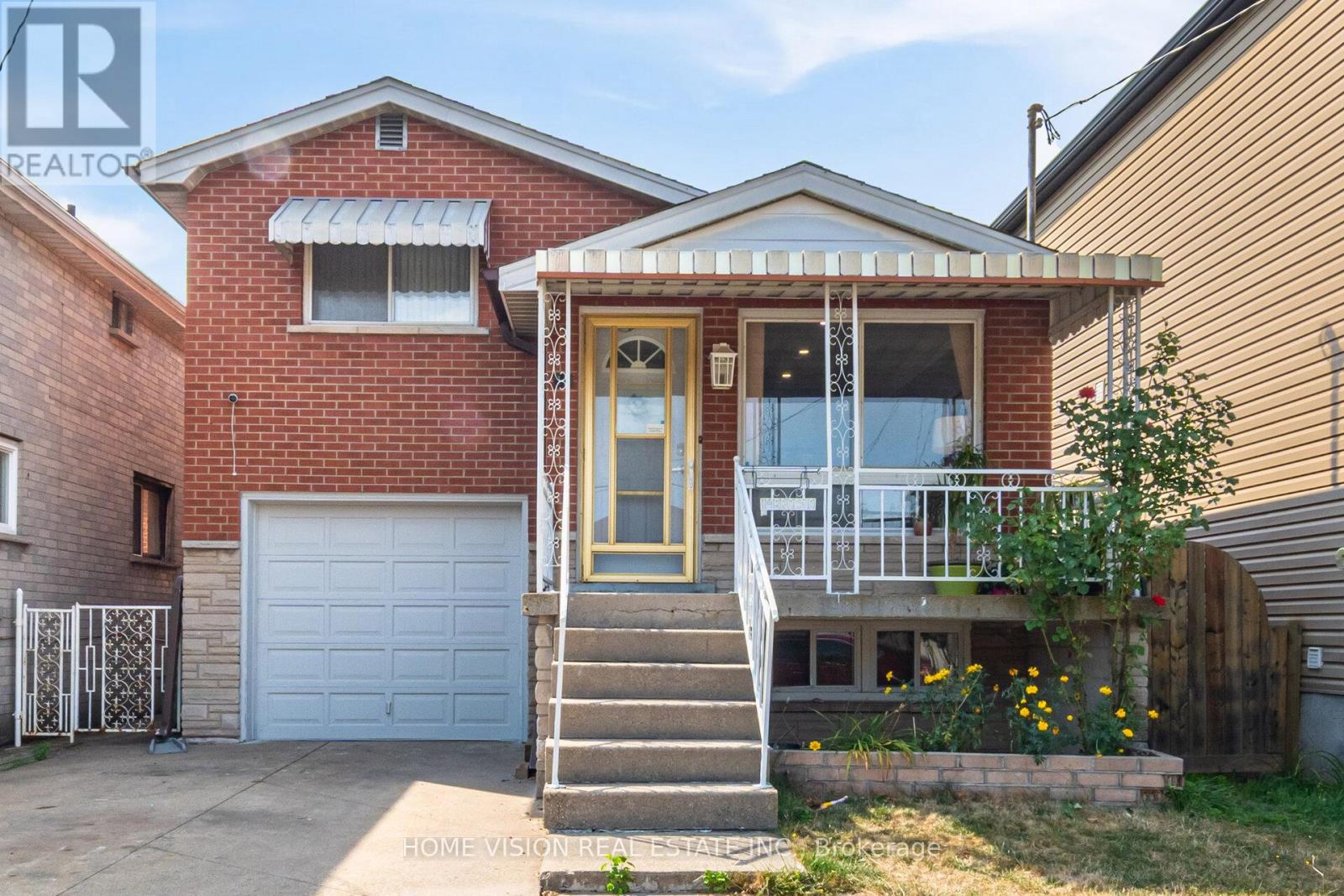 Photo 8 of 15 Adair Avenue N, Hamilton ON
