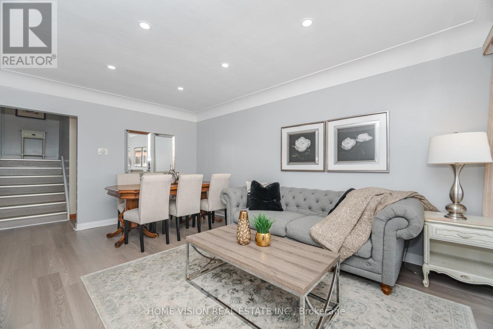 Photo 4 of 15 Adair Avenue N, Hamilton ON