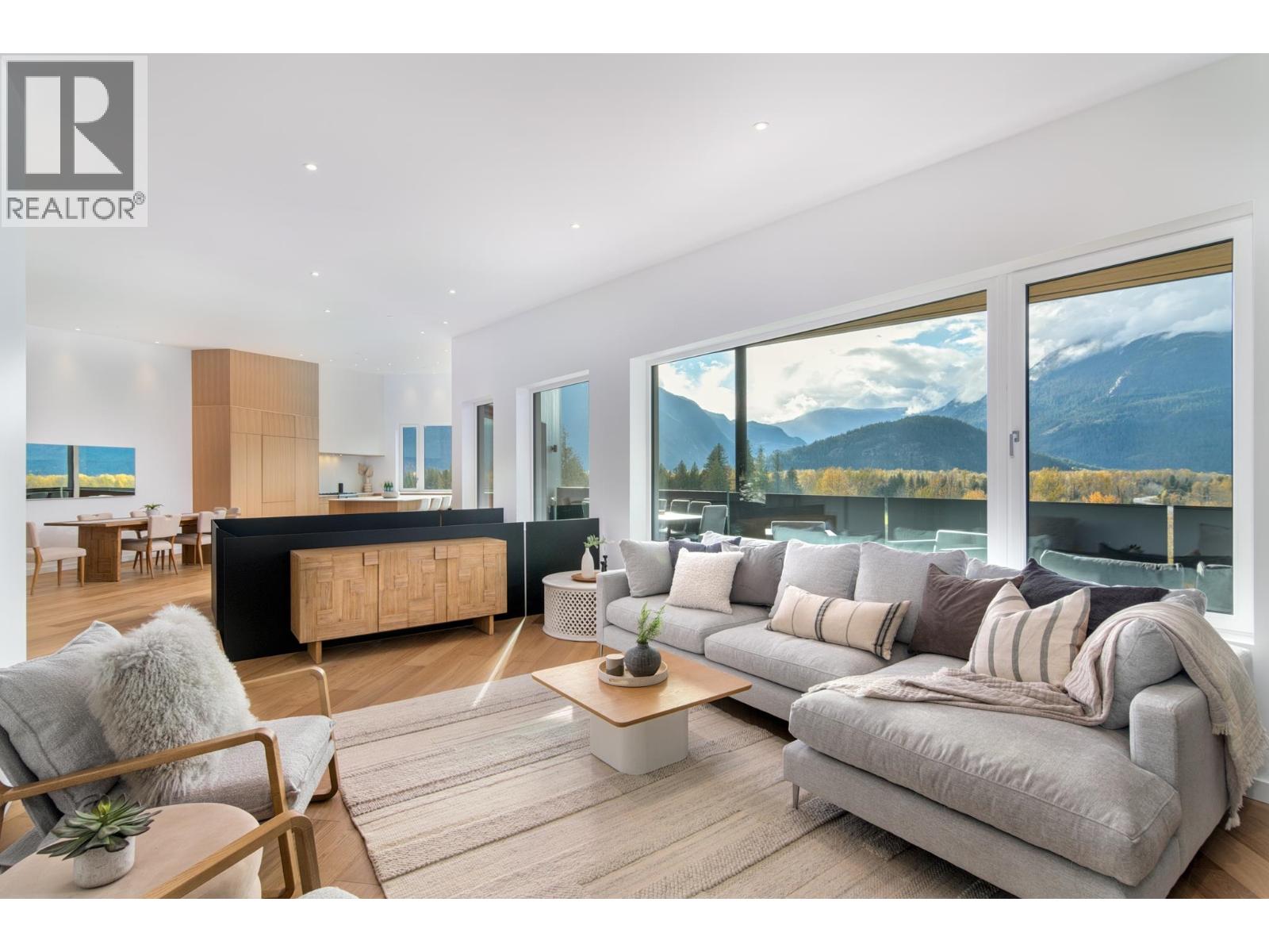 1780 PINEWOOD DRIVE, Pemberton