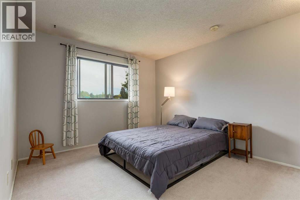 Single Family House for Sale in  Silverstone Road NW Silver Springs Calgary 