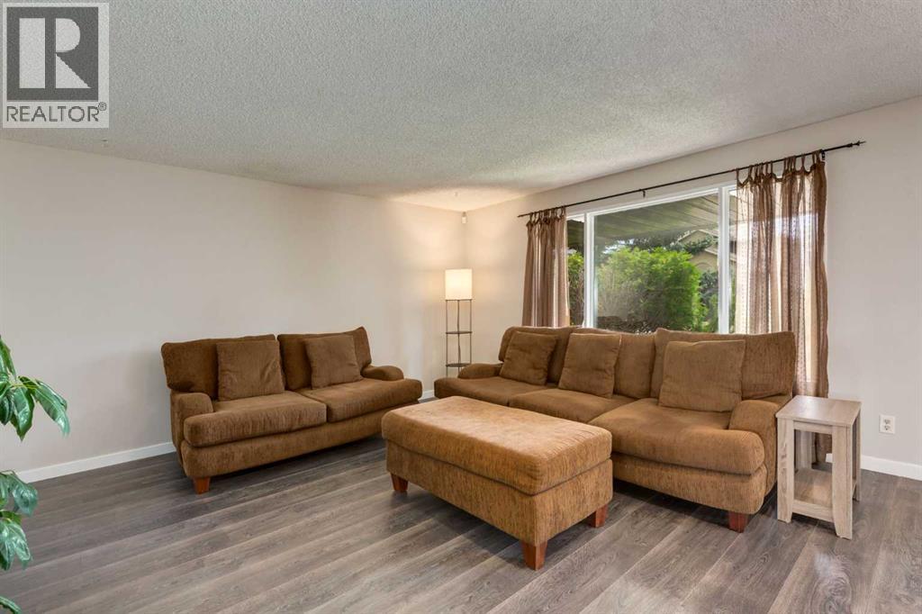 Single Family House for Sale in  Silverstone Road NW Silver Springs Calgary 