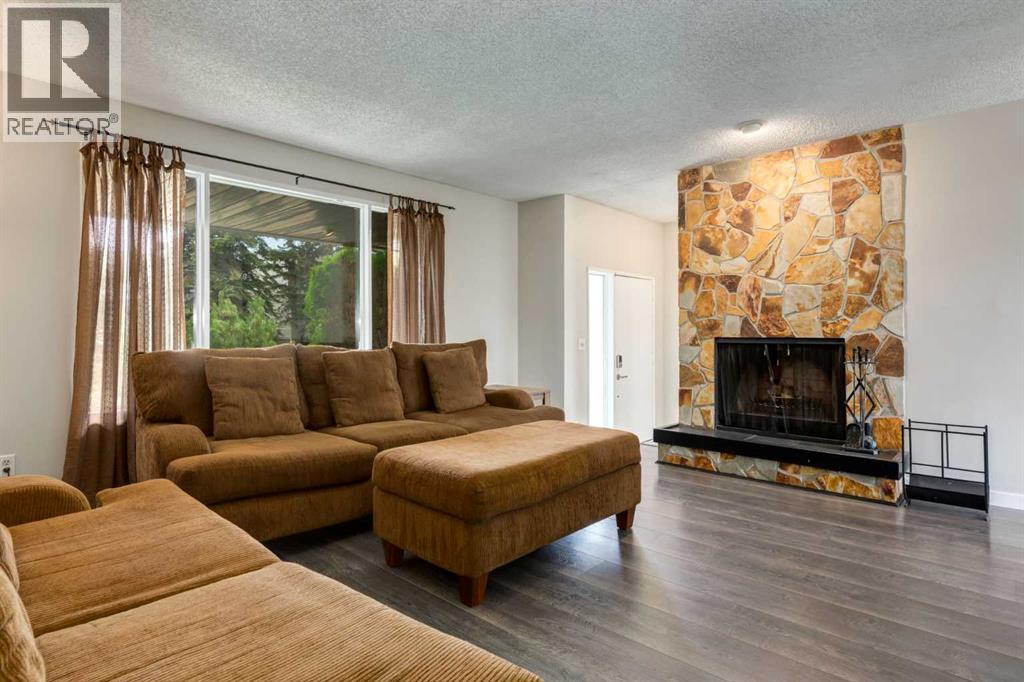 Single Family House for Sale in  Silverstone Road NW Silver Springs Calgary 