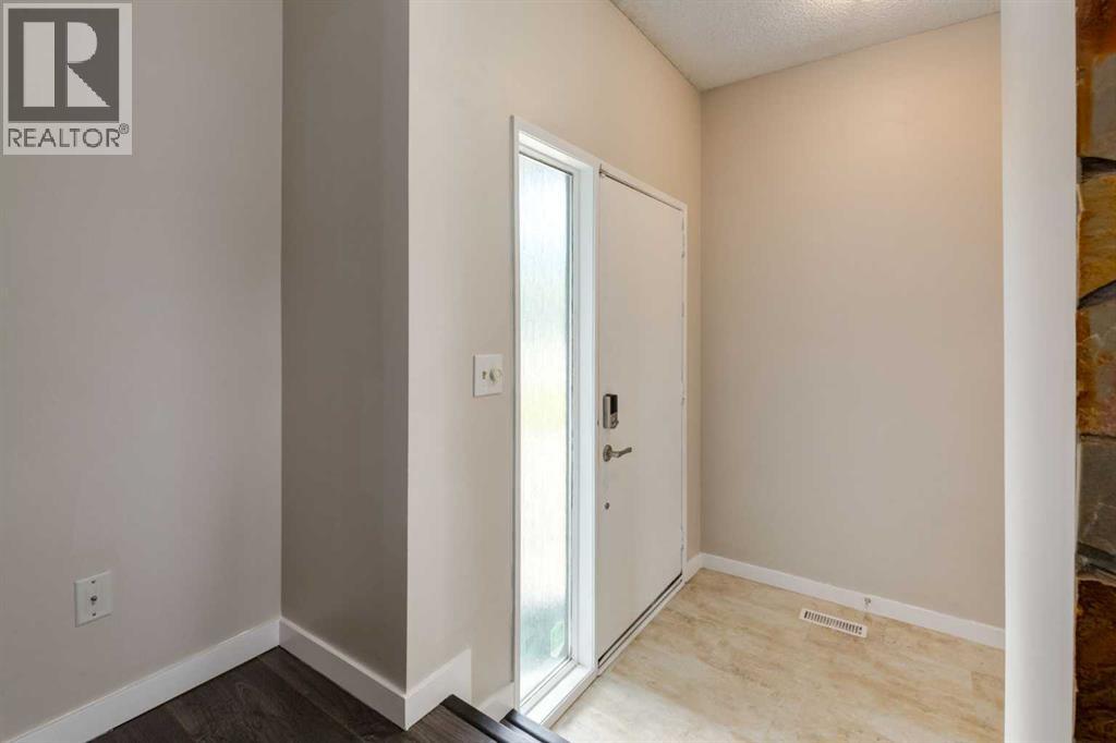 Single Family House for Sale in  Silverstone Road NW Silver Springs Calgary 