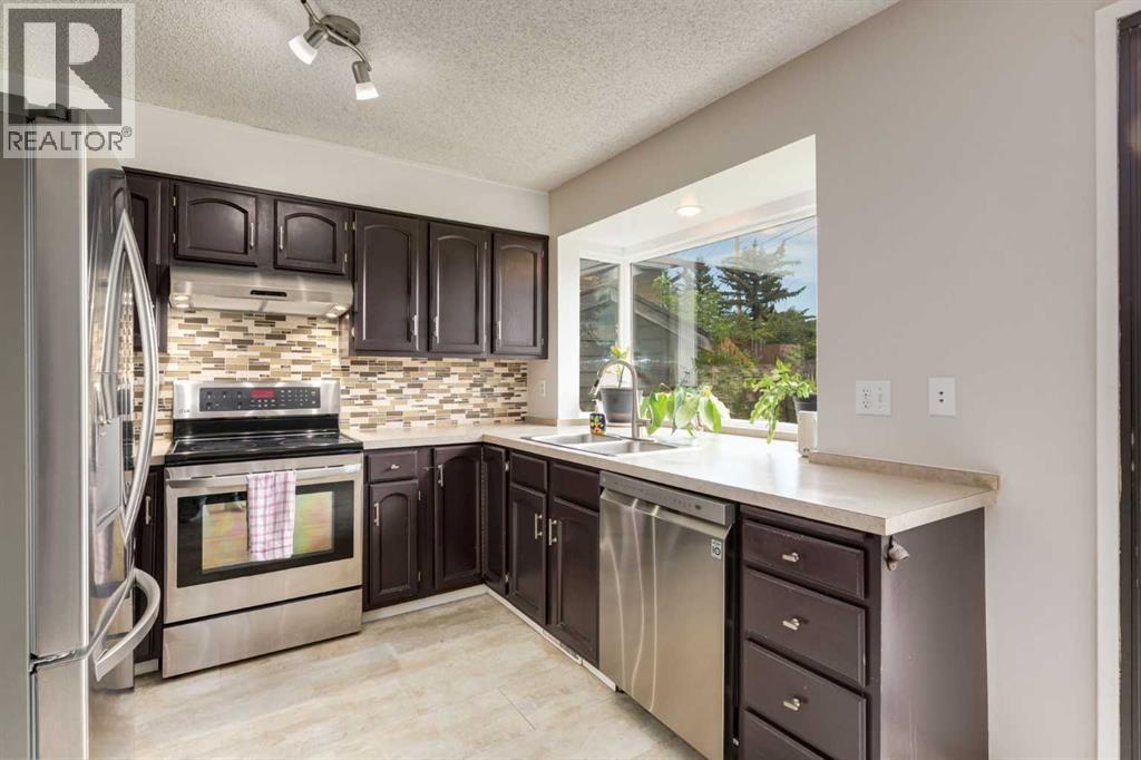 Single Family House for Sale in  Silverstone Road NW Silver Springs Calgary 