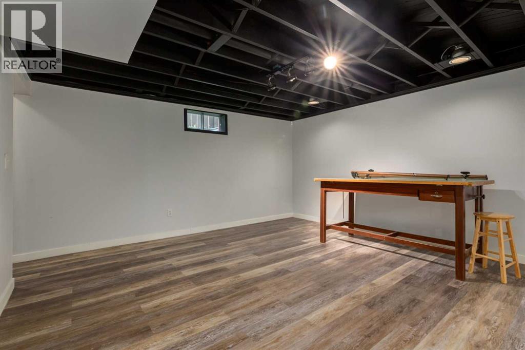 Single Family House for Sale in  Silverstone Road NW Silver Springs Calgary 
