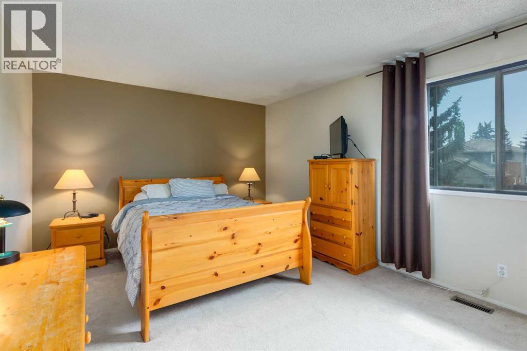Single Family House for Sale in  Silverstone Road NW Silver Springs Calgary 