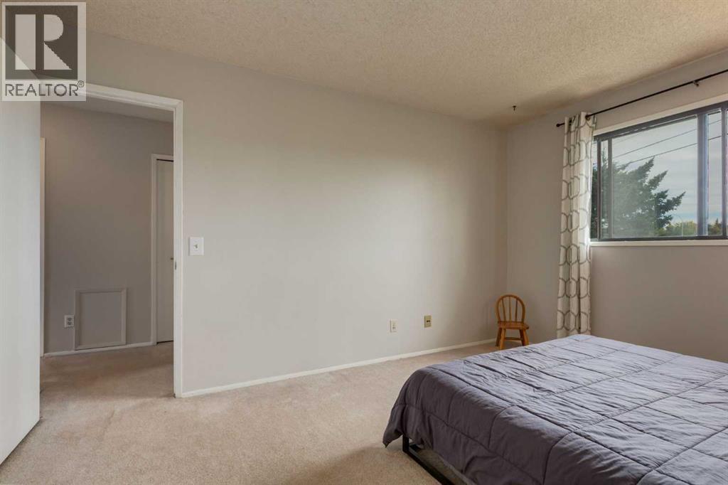 Single Family House for Sale in  Silverstone Road NW Silver Springs Calgary 