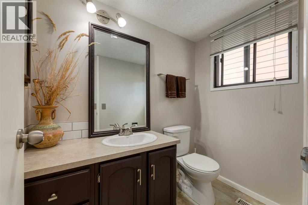 Single Family House for Sale in  Silverstone Road NW Silver Springs Calgary 