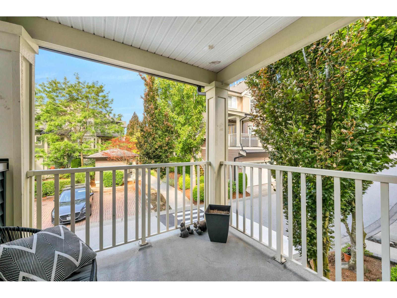 Photo 9 of 99 6575 192 Street, Surrey BC
