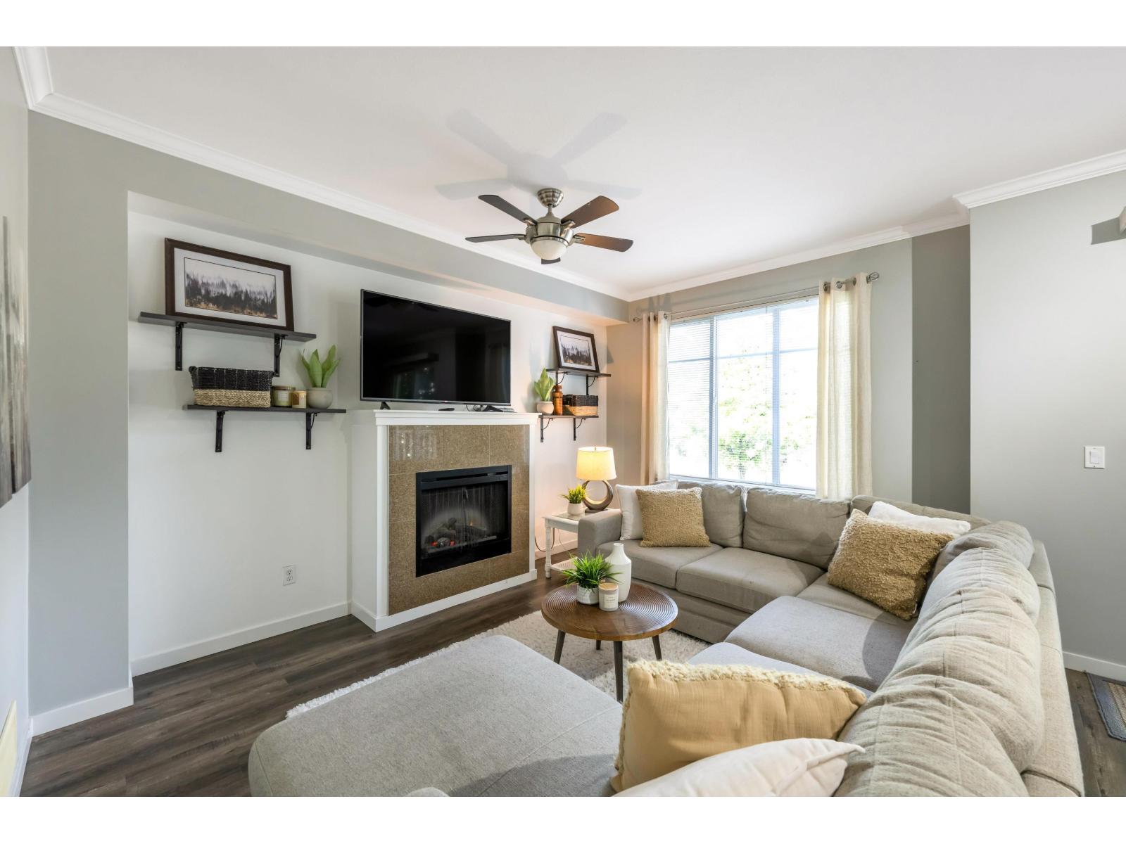 Photo 4 of 99 6575 192 Street, Surrey BC