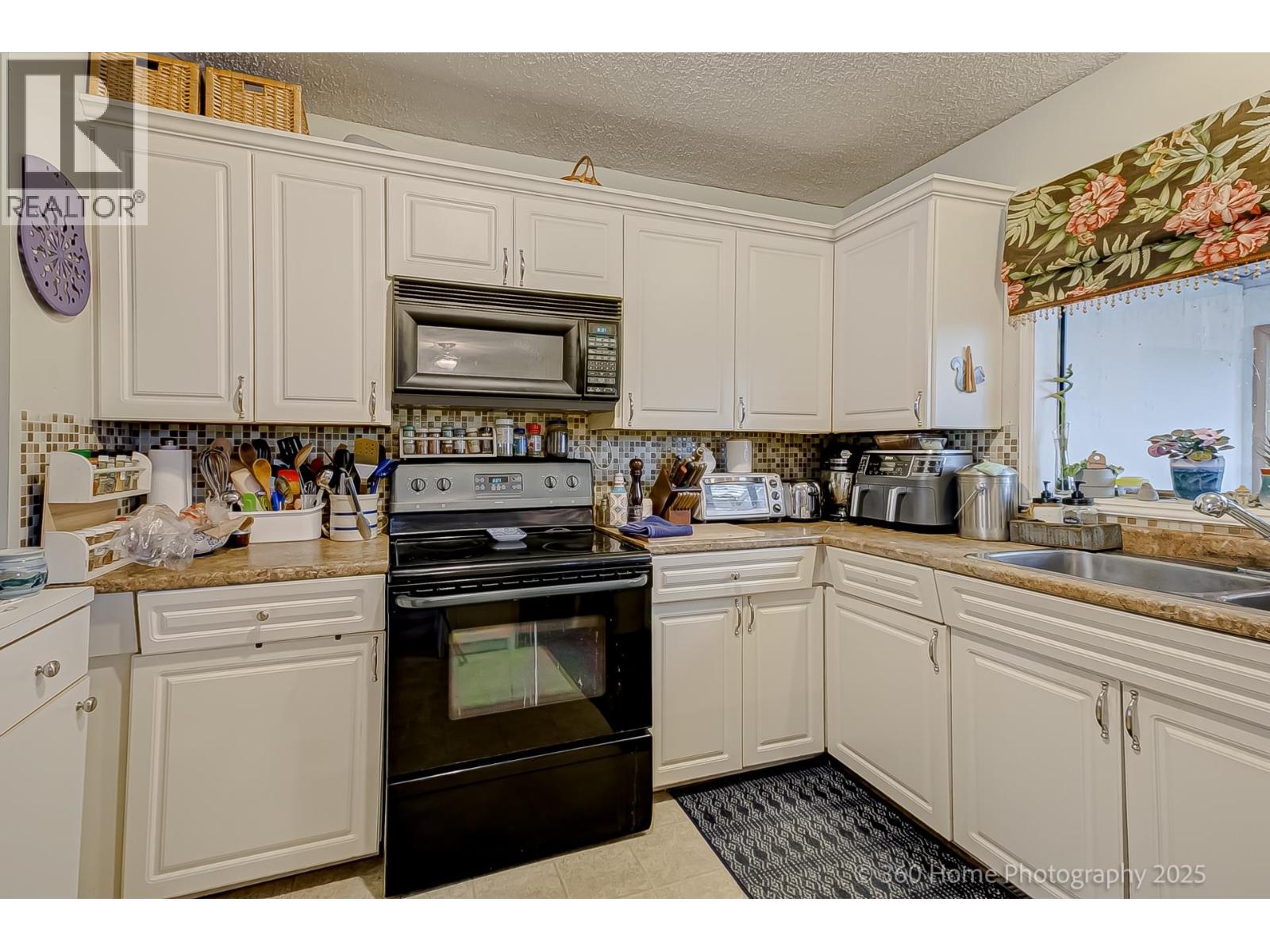 Photo 13 of 4529 Savoy Street, Delta BC