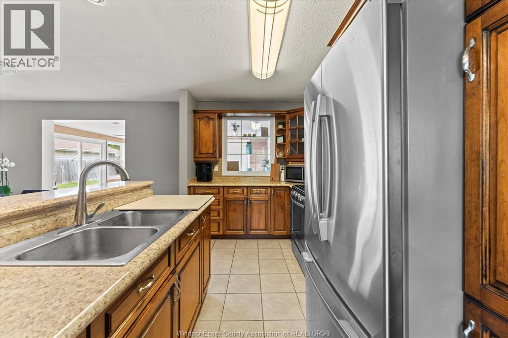 Photo 10 of 110 St James Court, Amherstburg ON