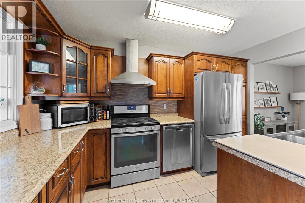 Photo 12 of 110 St James Court, Amherstburg ON