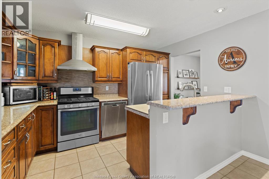Photo 13 of 110 St James Court, Amherstburg ON