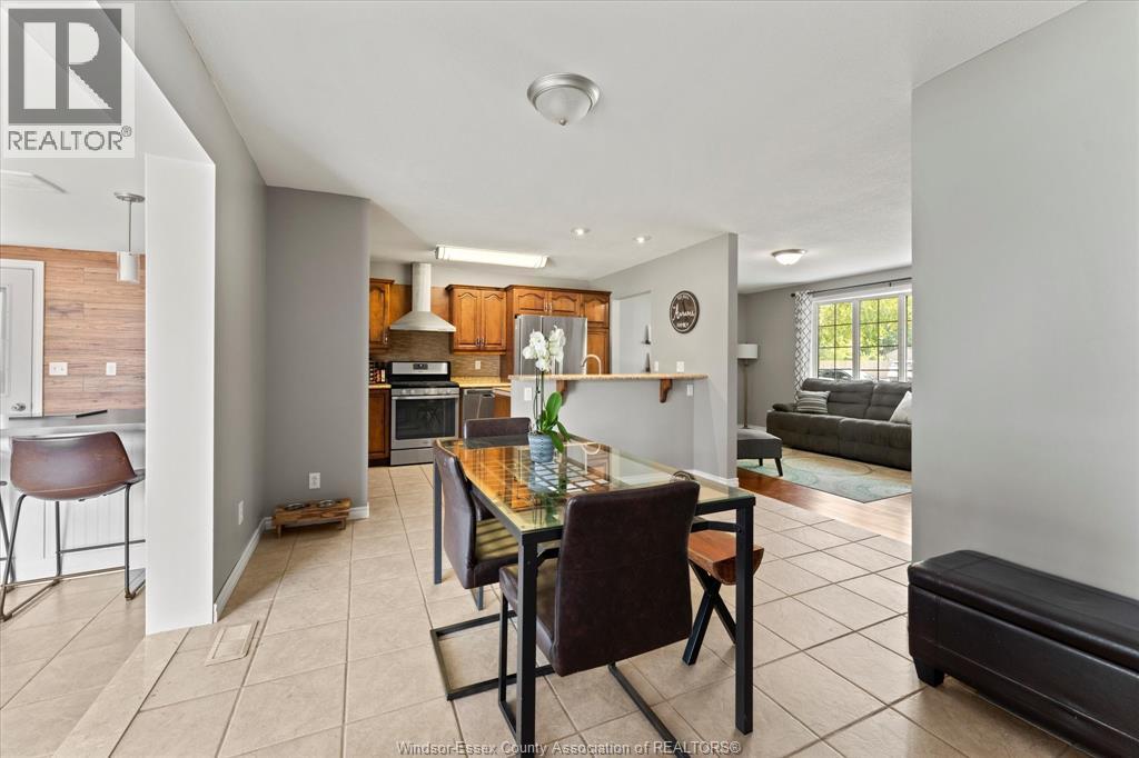 Photo 14 of 110 St James Court, Amherstburg ON