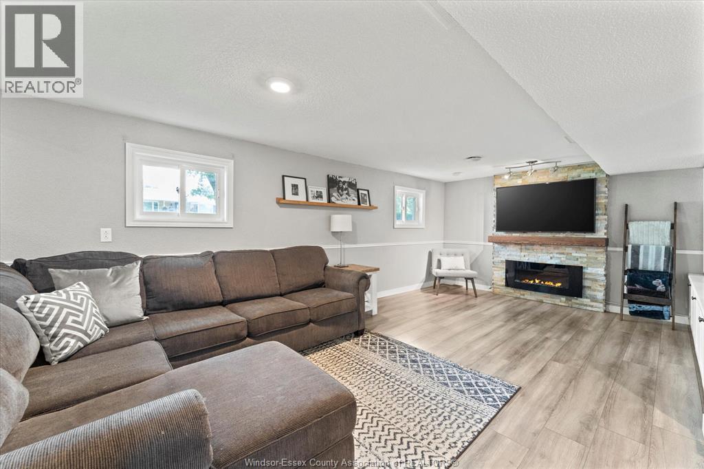 Photo 26 of 110 St James Court, Amherstburg ON