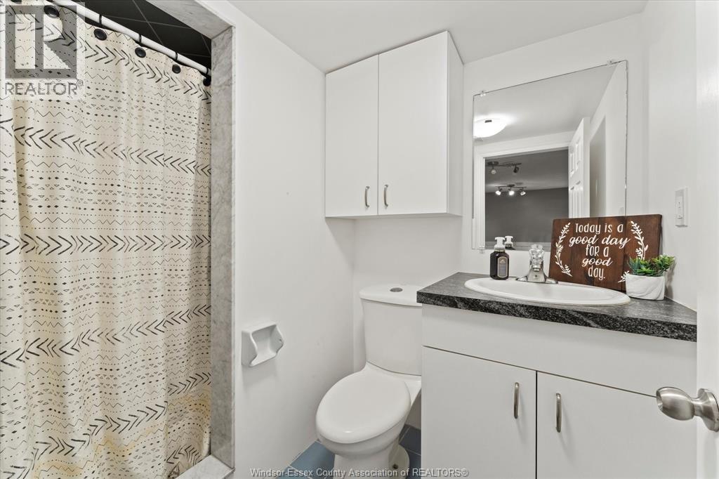Photo 31 of 110 St James Court, Amherstburg ON