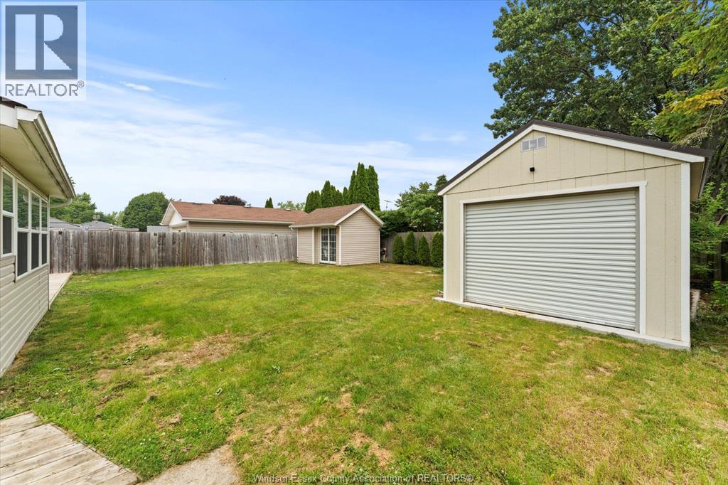 Photo 33 of 110 St James Court, Amherstburg ON