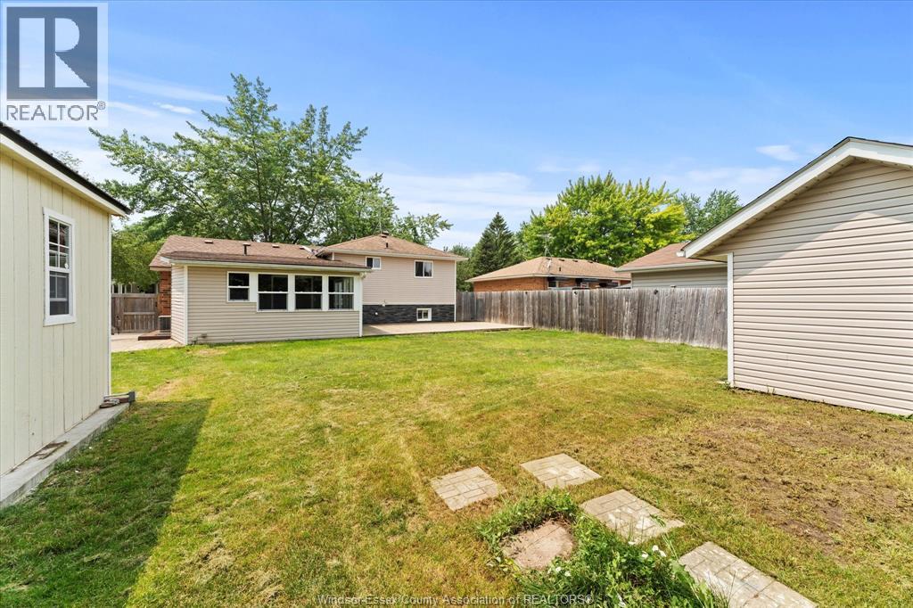 Photo 35 of 110 St James Court, Amherstburg ON