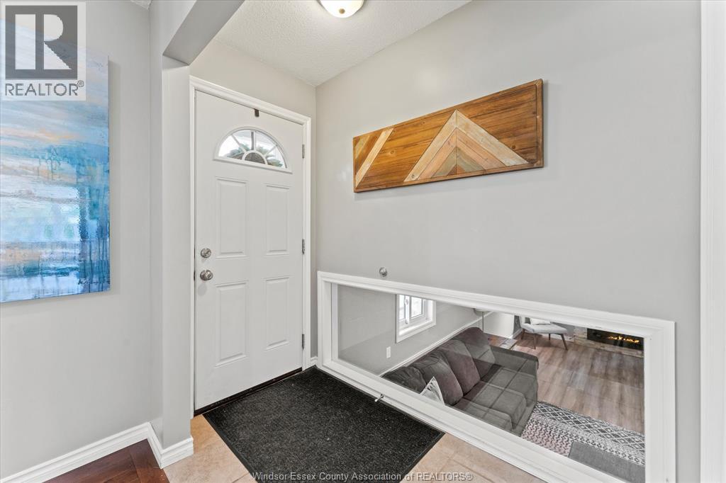 Photo 5 of 110 St James Court, Amherstburg ON