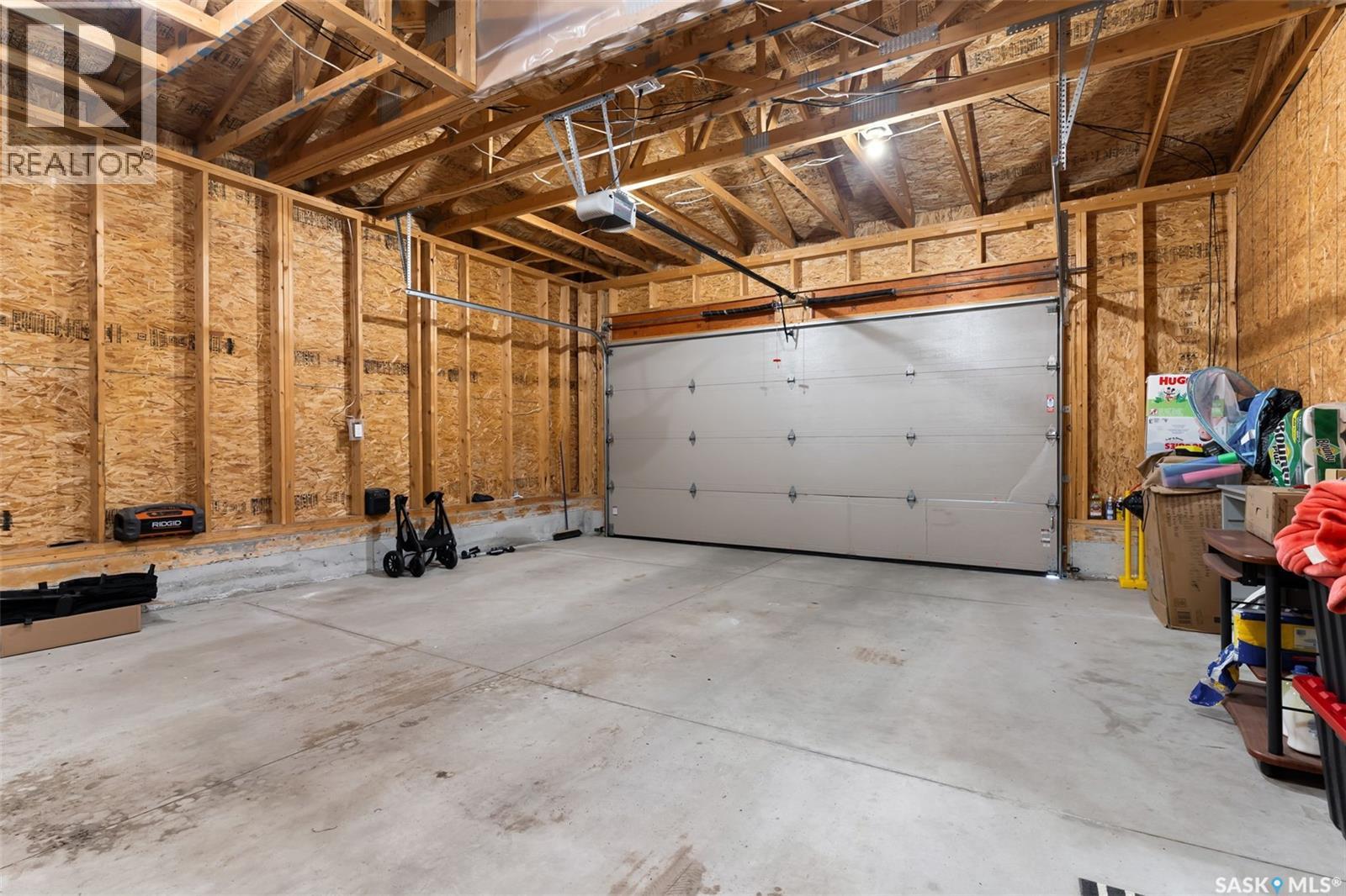 Single Family House 2 Level for Sale in  Lepine ROAD Regina 