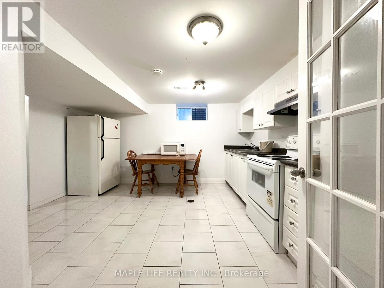 Photo 8 of Bsmt 37 Pinemeadow Boulevard, Toronto ON