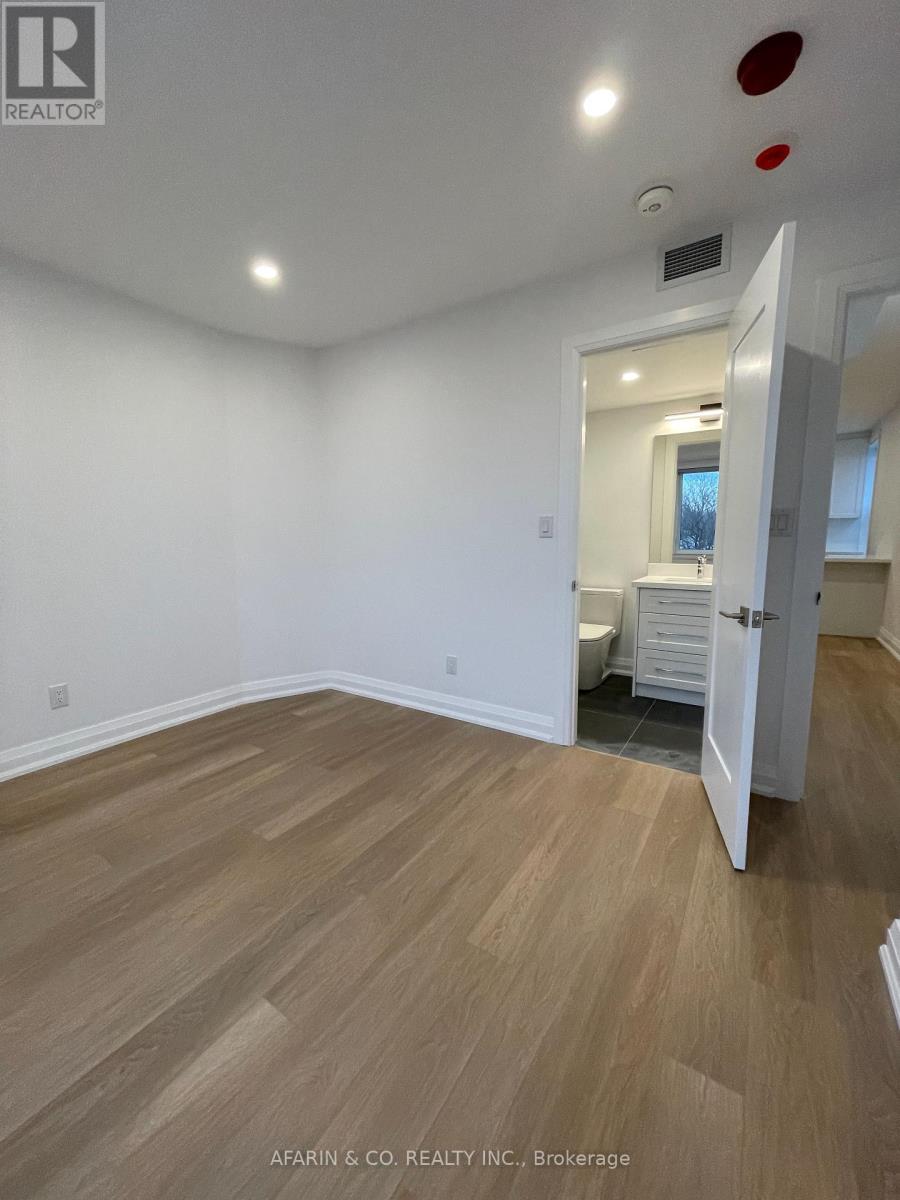 Photo 13 of 4 79 Cedarvale Avenue, Toronto ON