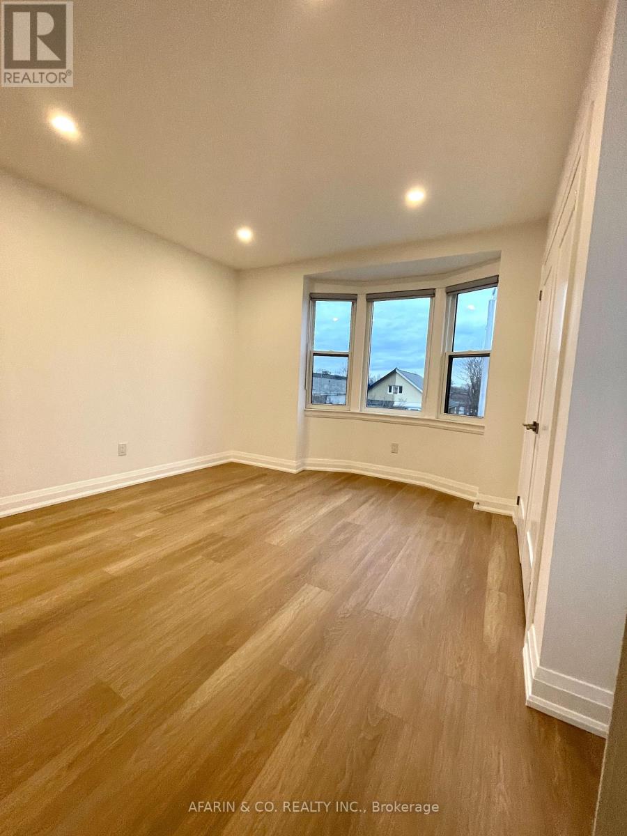 Photo 15 of 5 79 Cedarvale Avenue, Toronto ON