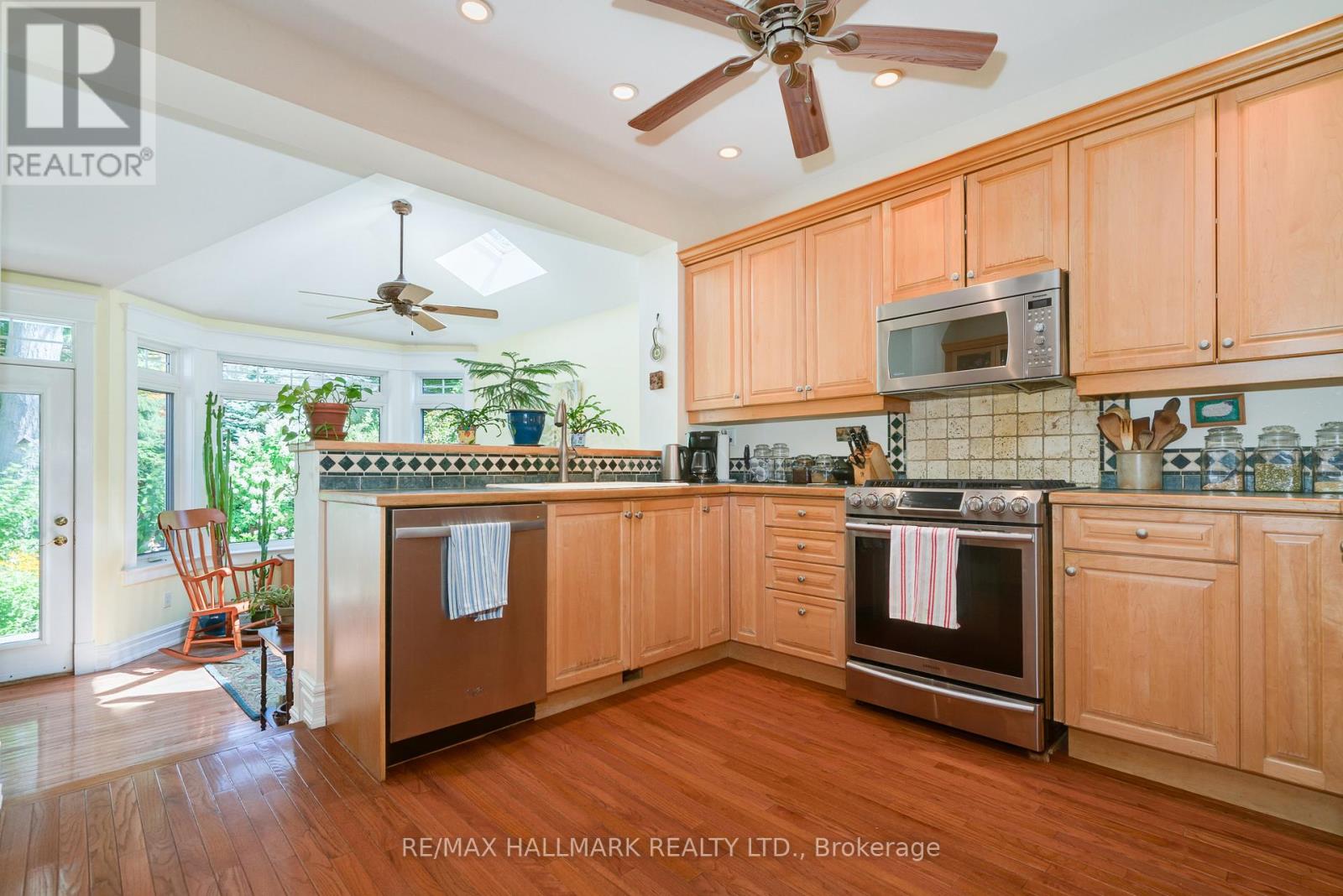Photo 10 of 177 Wineva Avenue, Toronto ON