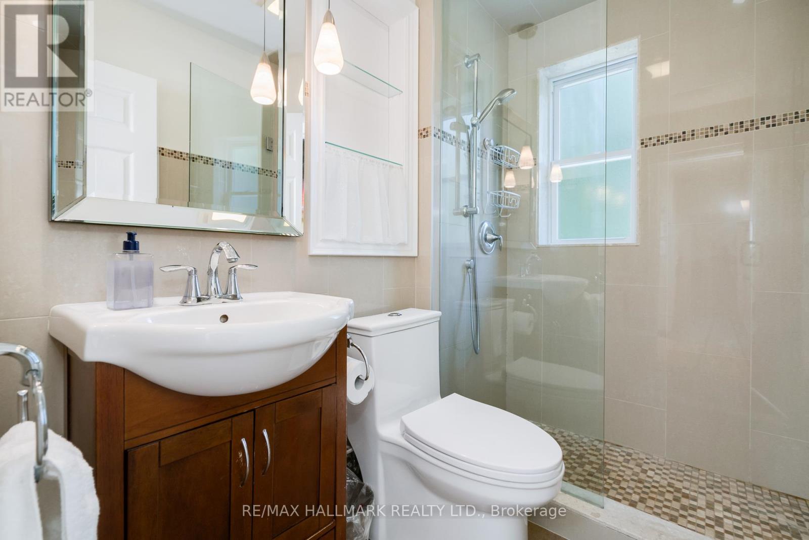 Photo 23 of 177 Wineva Avenue, Toronto ON