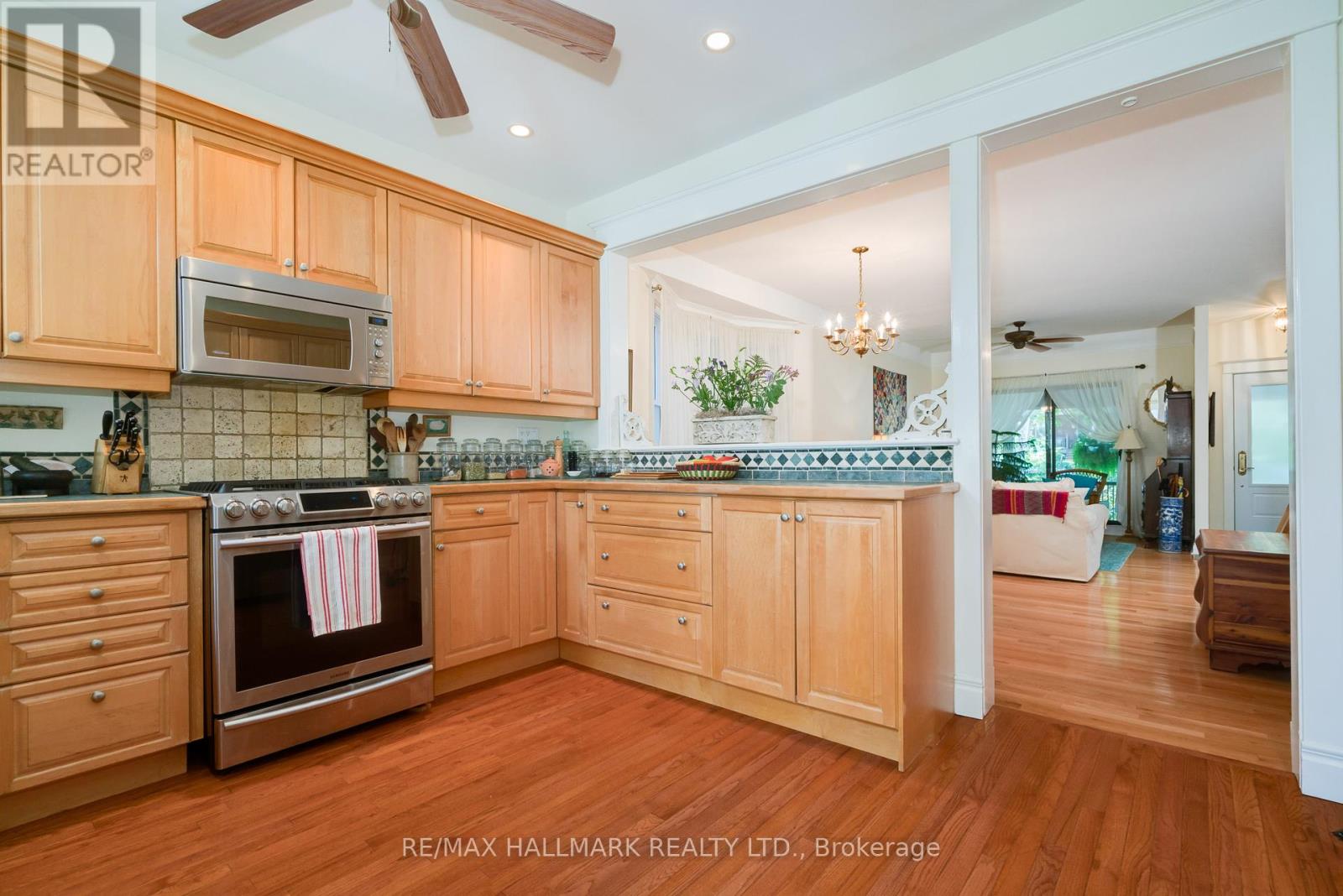Photo 8 of 177 Wineva Avenue, Toronto ON