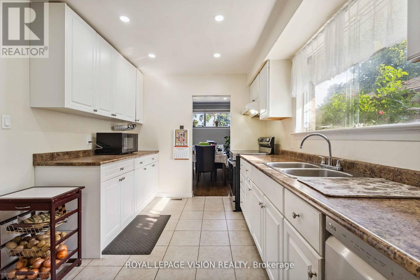 Photo 12 of Main 58 Dolly Varden Boulevard, Toronto ON