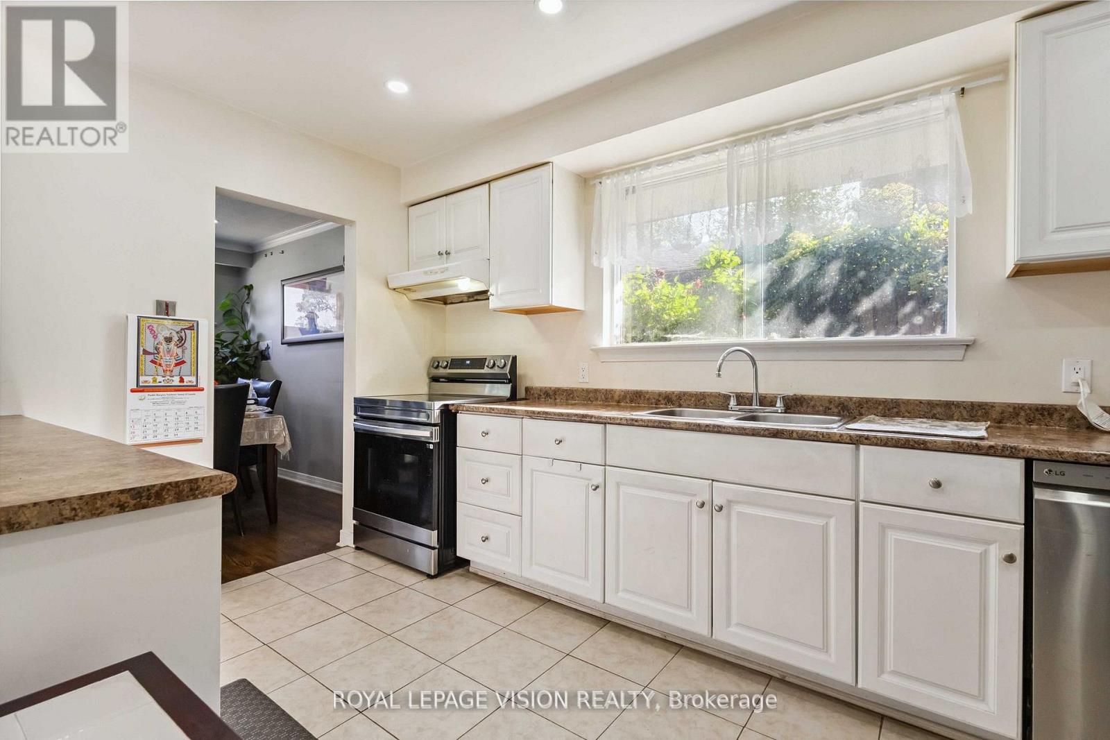 Photo 14 of Main 58 Dolly Varden Boulevard, Toronto ON