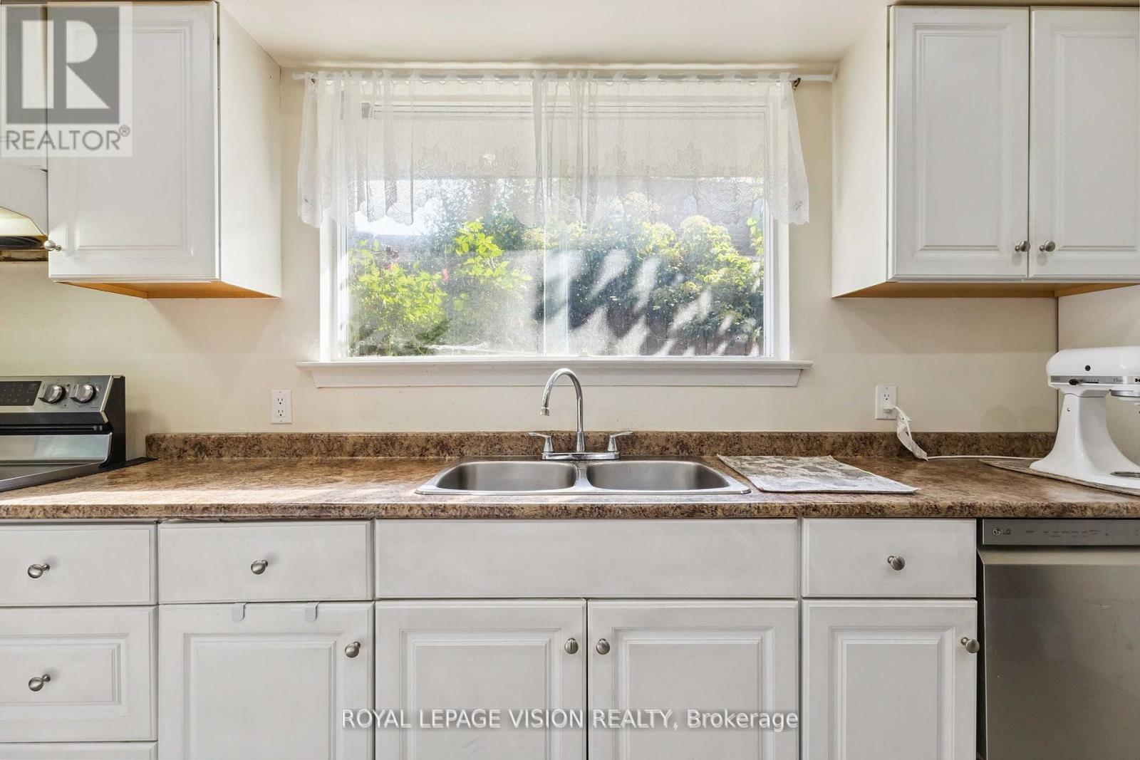 Photo 15 of Main 58 Dolly Varden Boulevard, Toronto ON