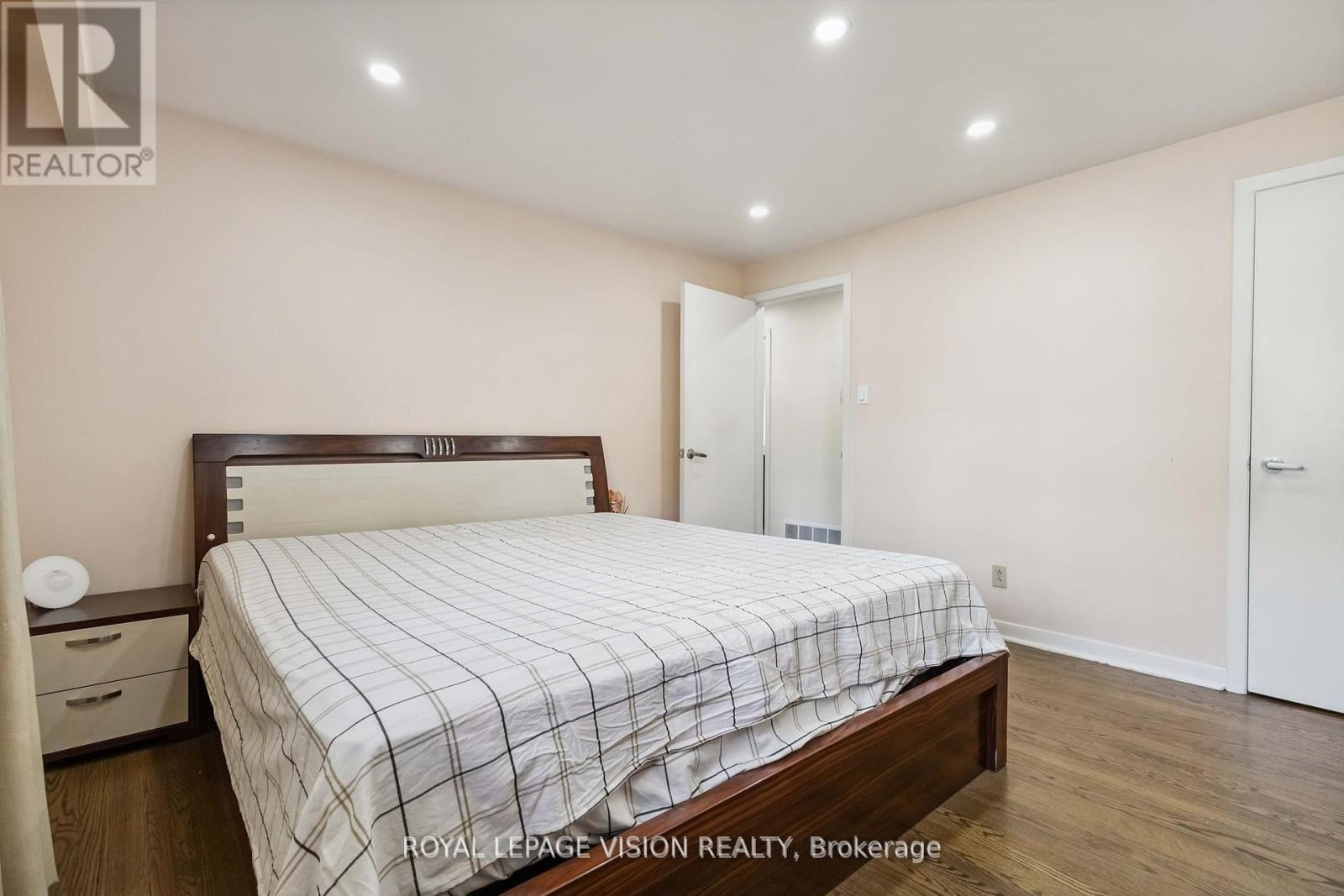 Photo 19 of Main 58 Dolly Varden Boulevard, Toronto ON
