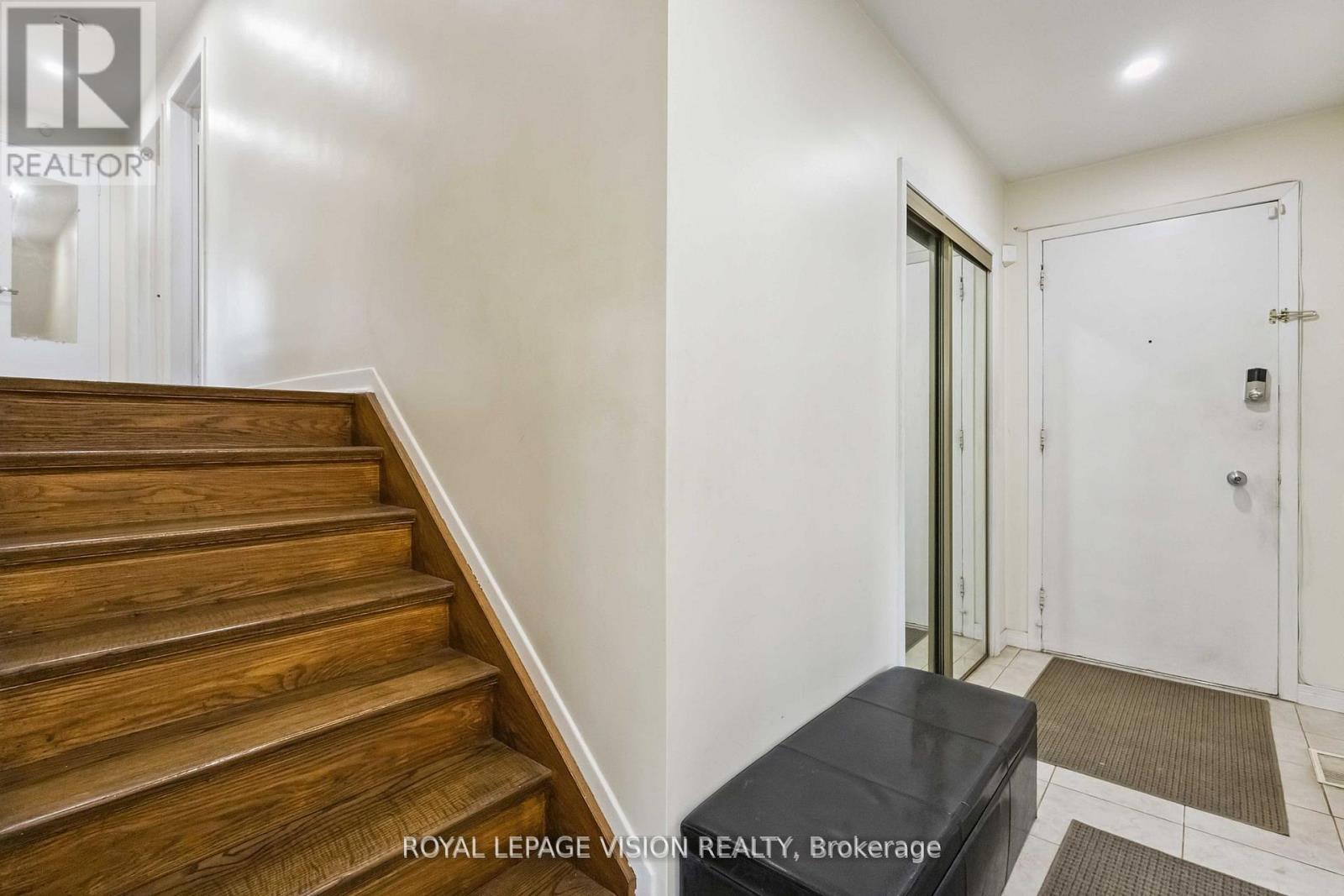 Photo 23 of Main 58 Dolly Varden Boulevard, Toronto ON