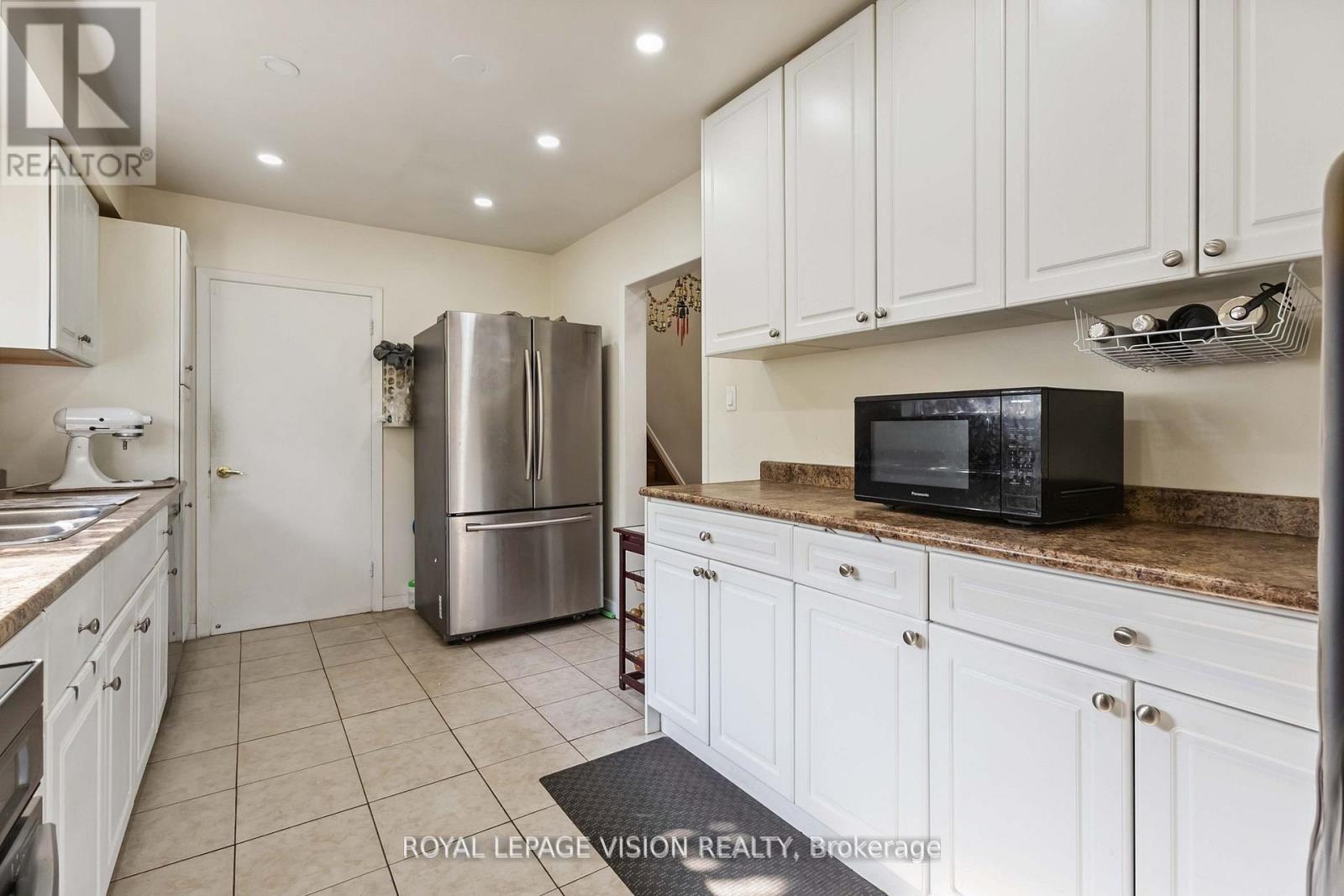 Photo 9 of Main 58 Dolly Varden Boulevard, Toronto ON