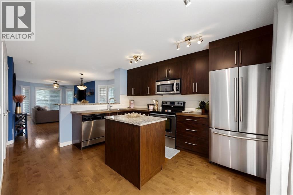 Single Family House for Sale in  Aspen Hills Drive SW Aspen Woods Calgary 