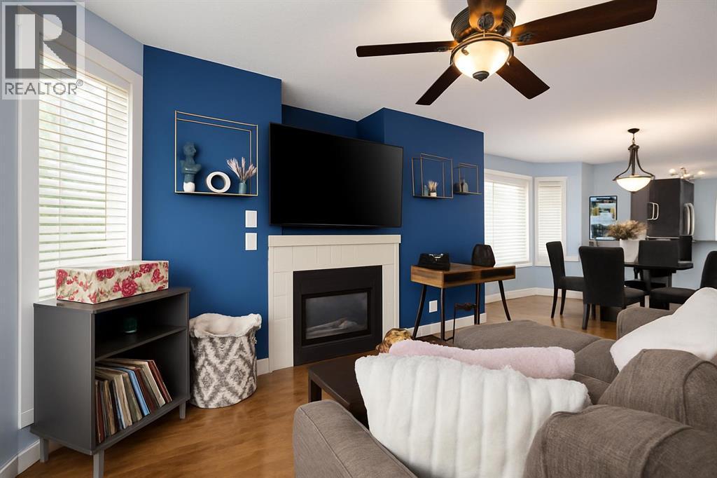 Single Family House for Sale in  Aspen Hills Drive SW Aspen Woods Calgary 