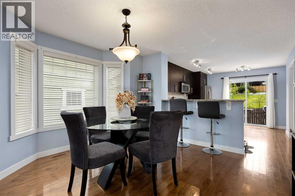 Single Family House for Sale in  Aspen Hills Drive SW Aspen Woods Calgary 