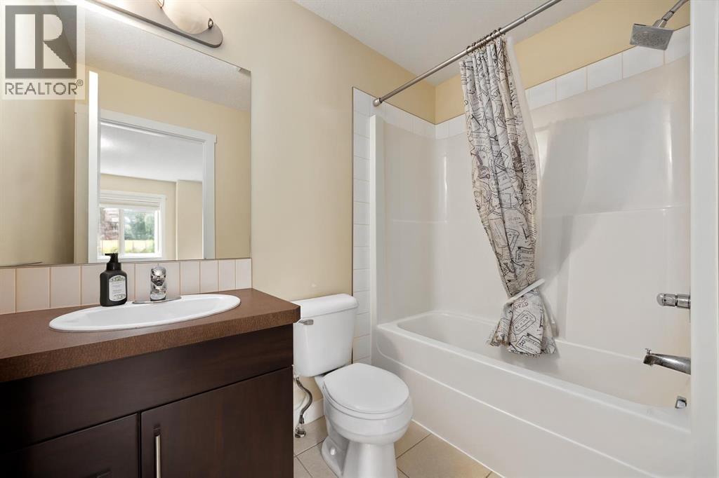 Single Family House for Sale in  Aspen Hills Drive SW Aspen Woods Calgary 