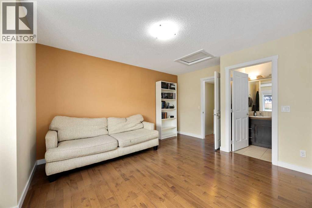 Single Family House for Sale in  Aspen Hills Drive SW Aspen Woods Calgary 