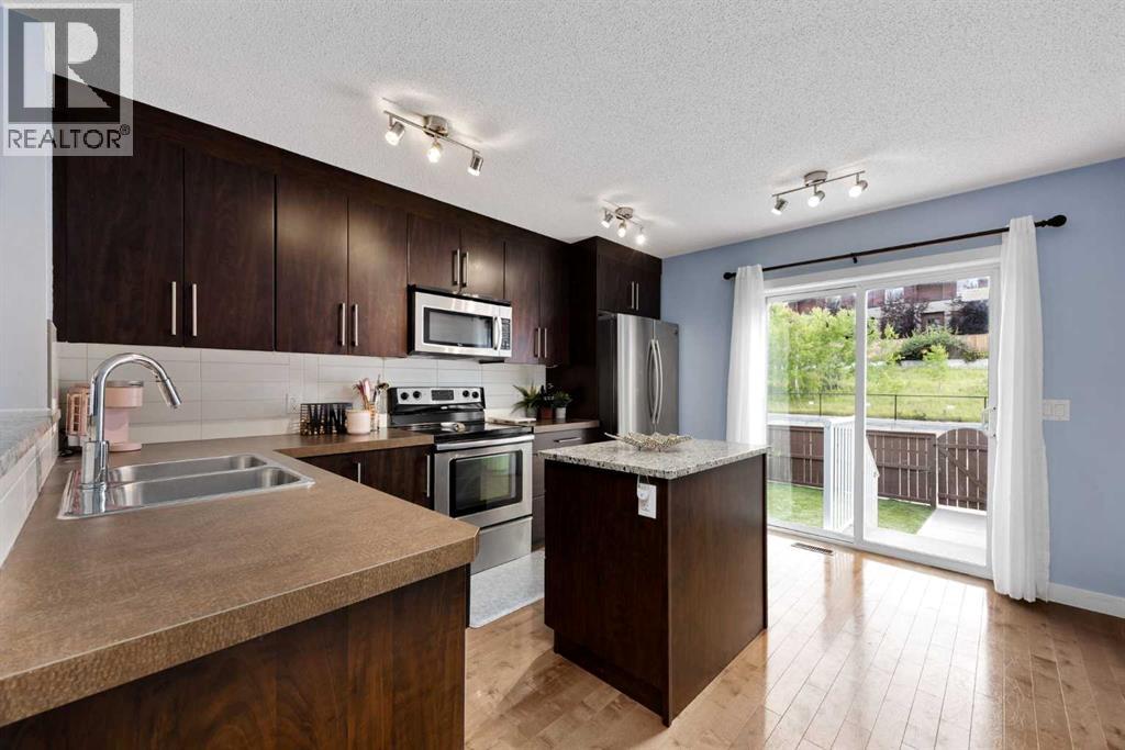 Single Family House for Sale in  Aspen Hills Drive SW Aspen Woods Calgary 