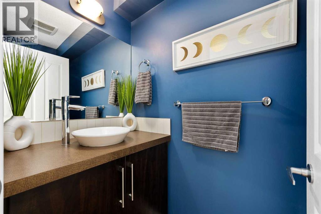 Single Family House for Sale in  Aspen Hills Drive SW Aspen Woods Calgary 