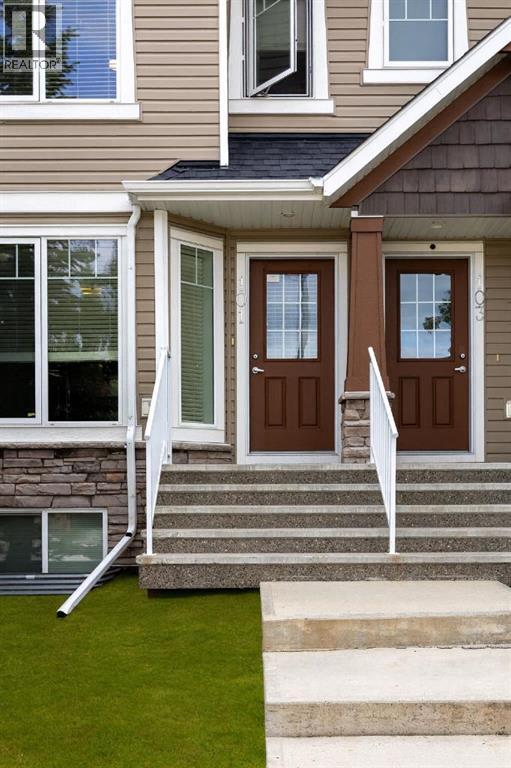 Single Family House for Sale in  Aspen Hills Drive SW Aspen Woods Calgary 