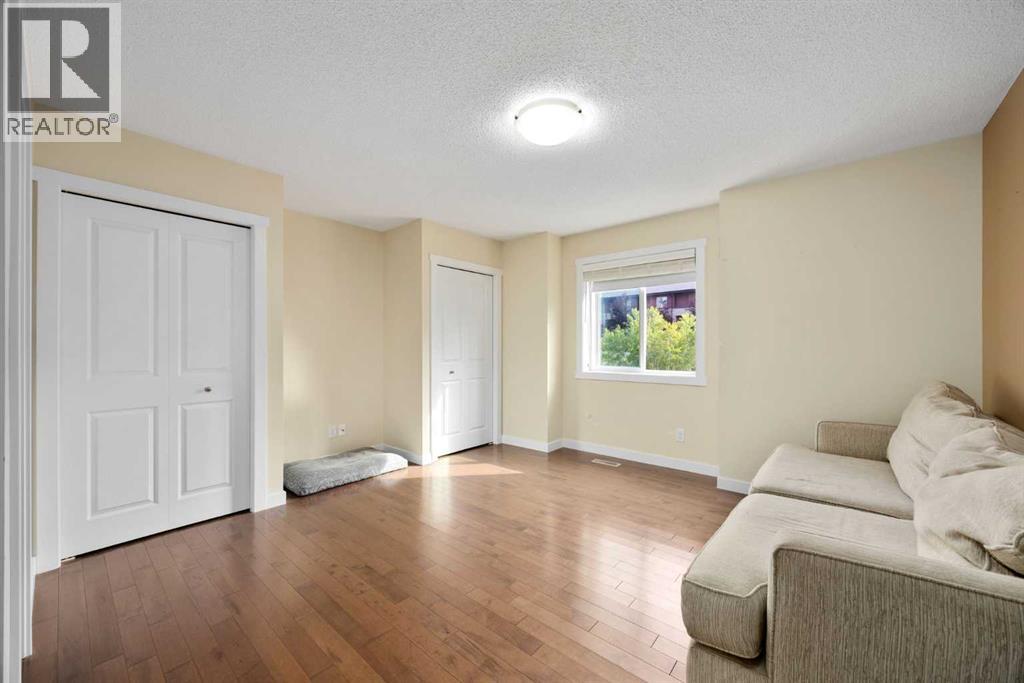 Single Family House for Sale in  Aspen Hills Drive SW Aspen Woods Calgary 