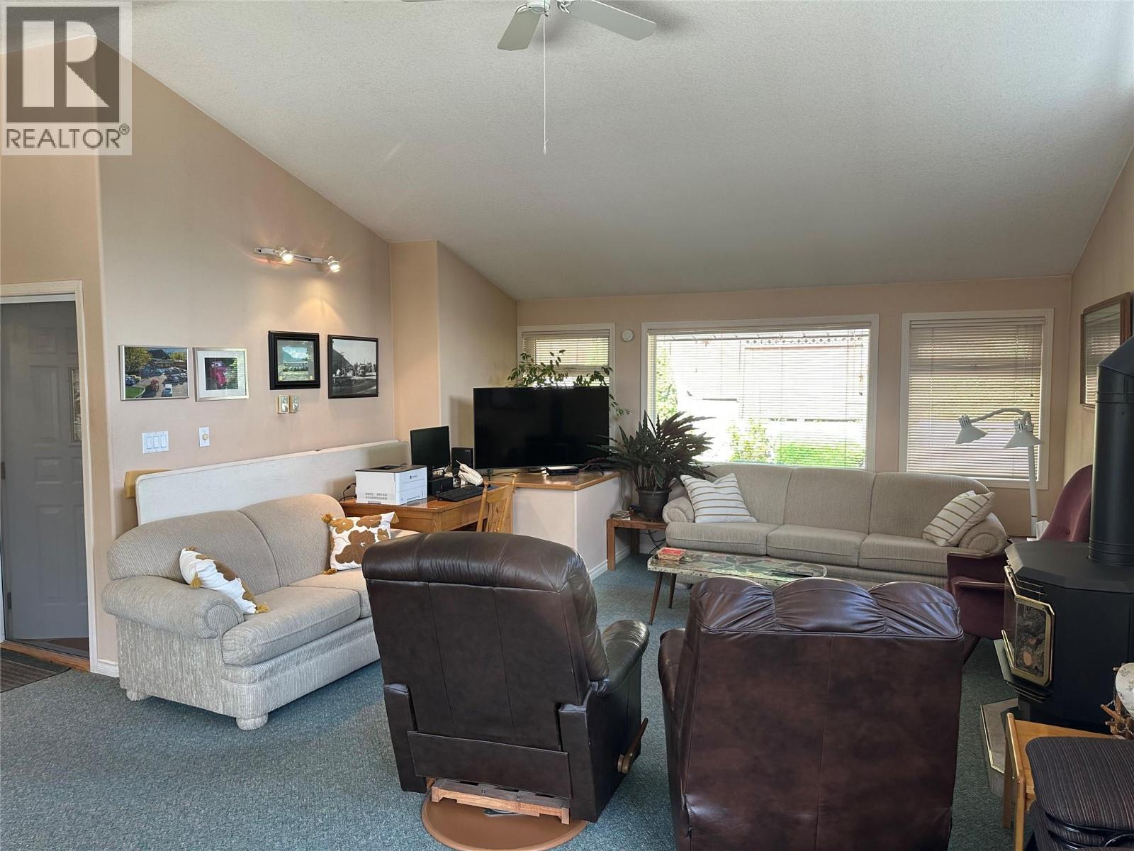 Photo 10 of 649 Johnstone Road, Nelson BC
