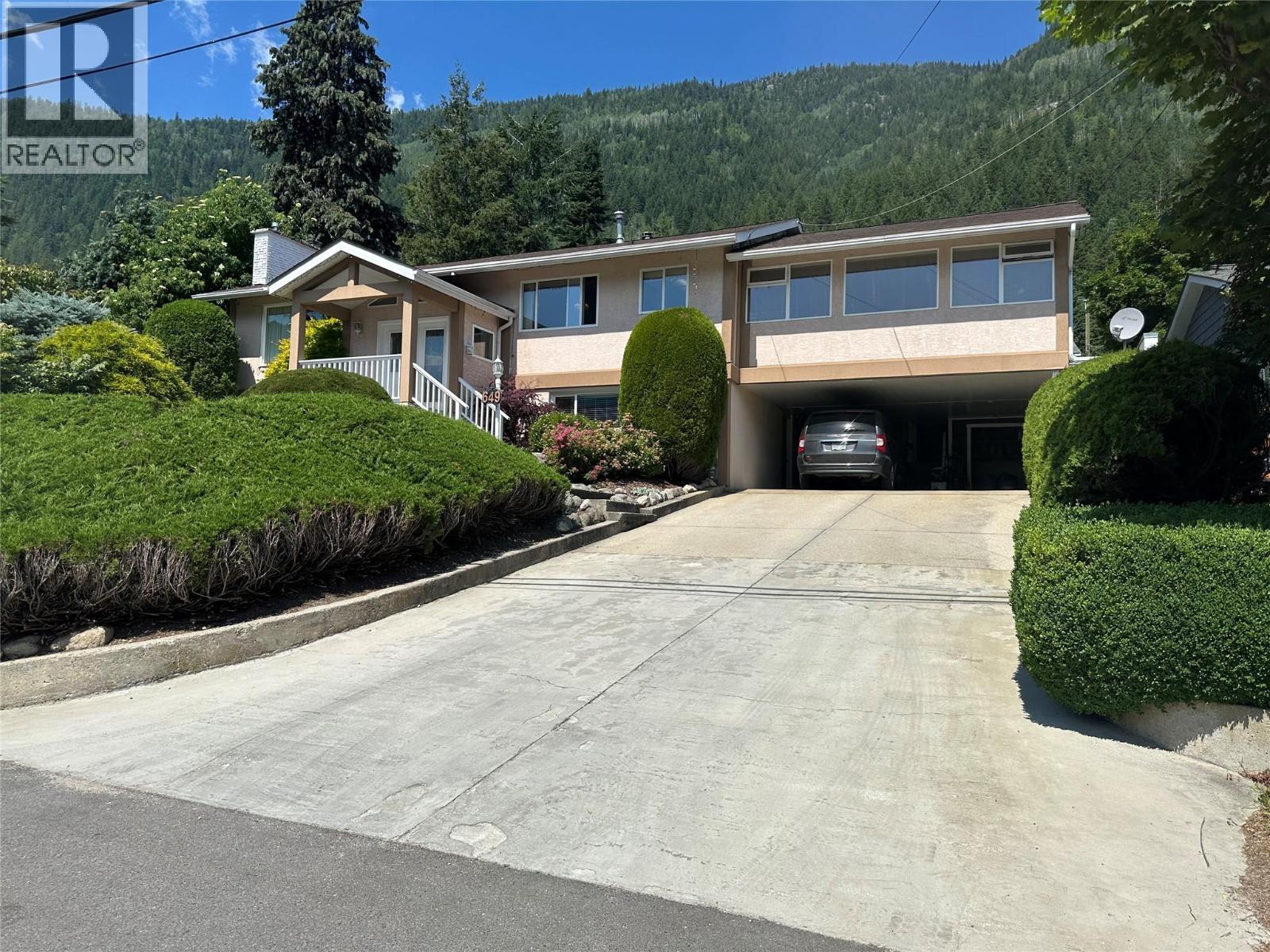 Photo 3 of 649 Johnstone Road, Nelson BC